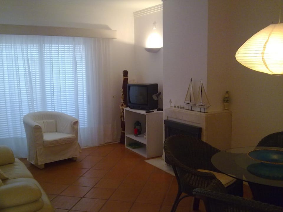 Communal lounge/ TV room, Living room, Seating area
