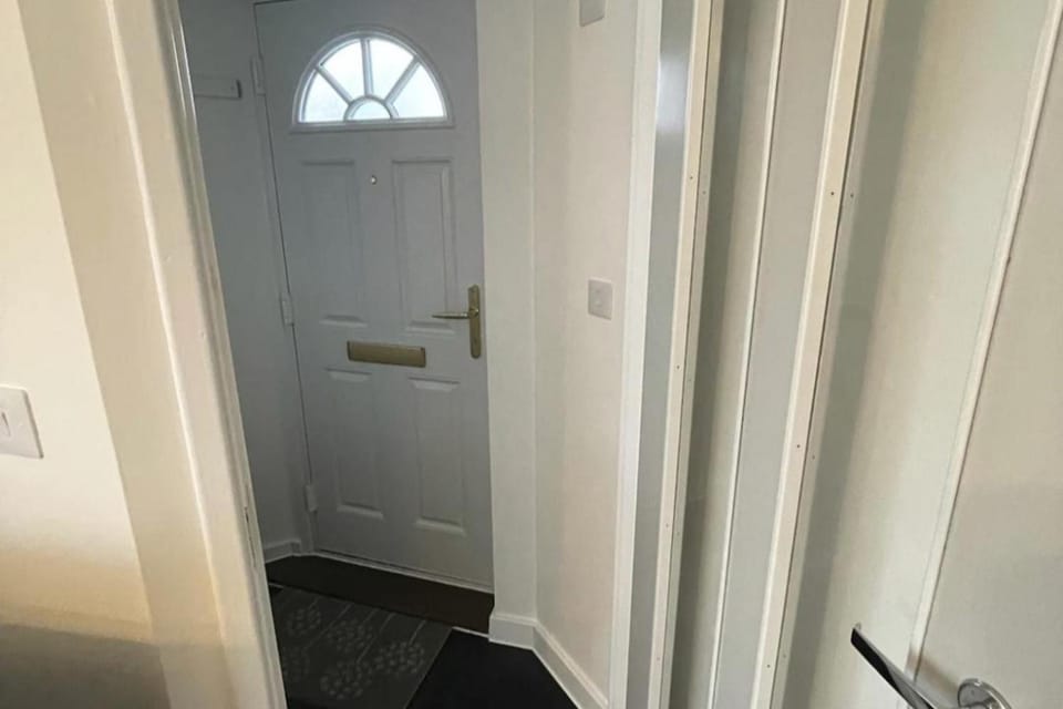 1 Bed-Sleeps 4-Garden-Free Parking House in Didcot