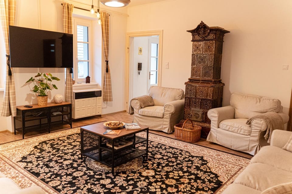Communal lounge/ TV room, Communal lounge/ TV room, TV and multimedia, Living room