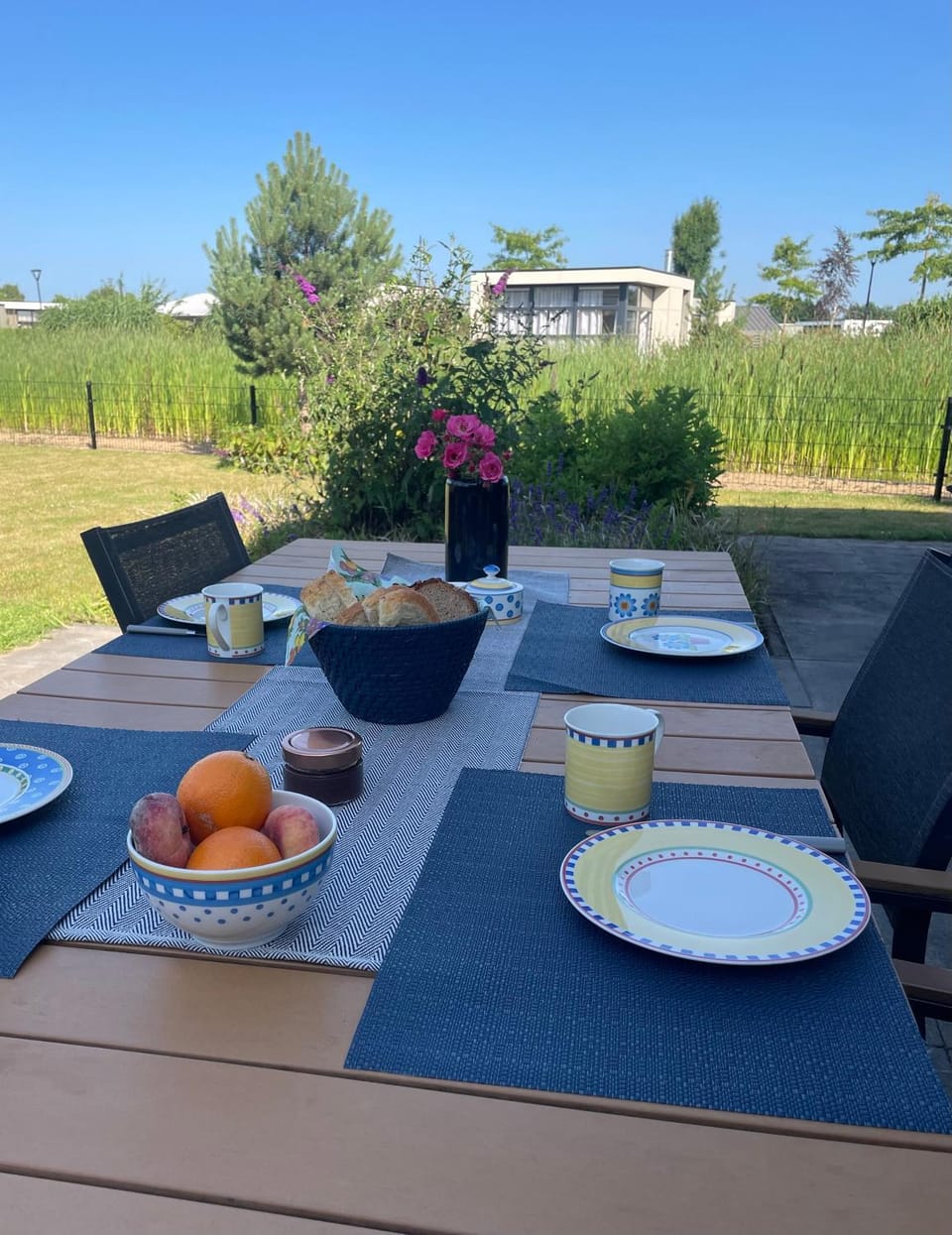 Marina Strandbad Chalet Inselperle mit Zaun & AirCo Nr 84 House in Gelderland, Netherlands