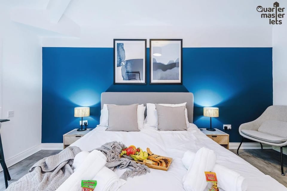 Bed, Decorative detail, Seating area, Bedroom, City view, Garden view, Street view, furniture, hair dryier, heating, internet, storage, towels, wardrobe