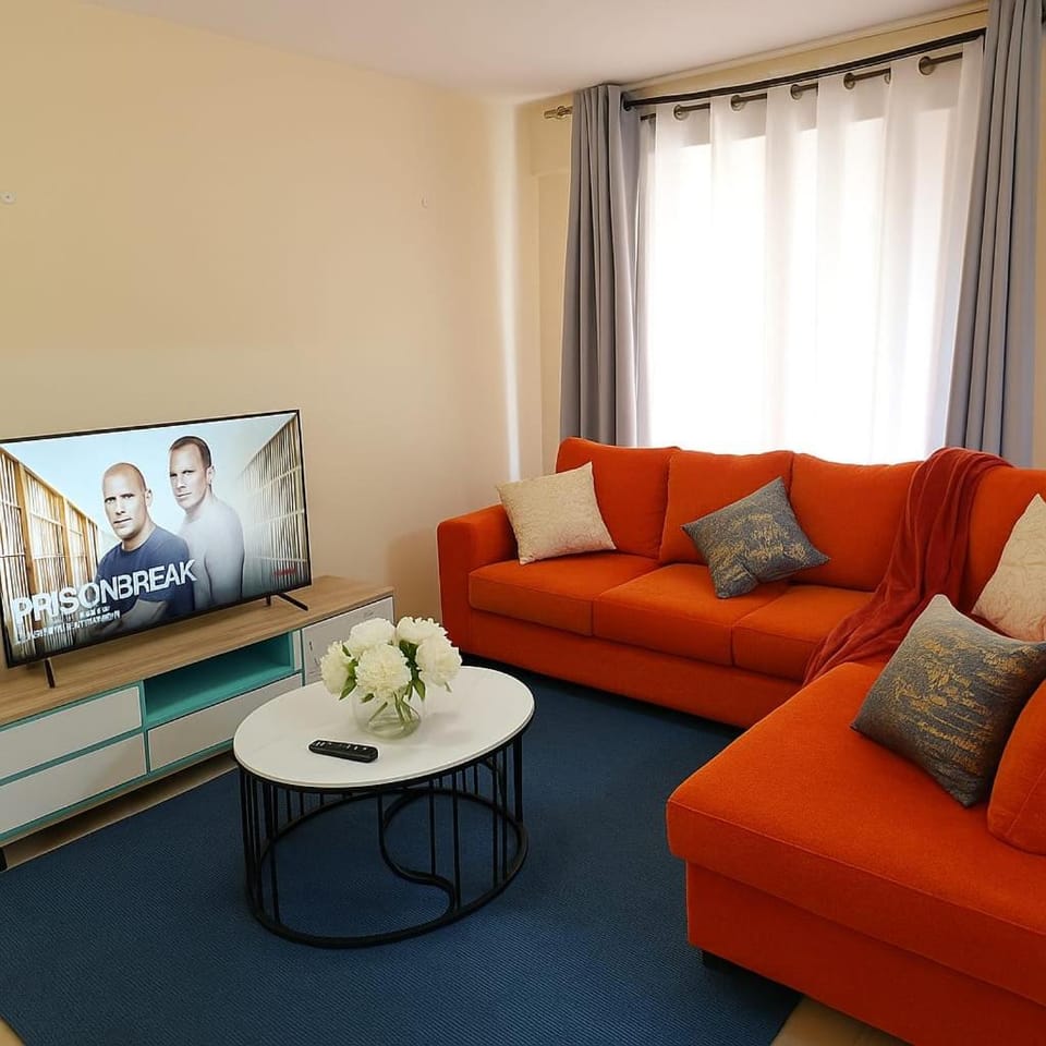 Communal lounge/ TV room, TV and multimedia, Living room, Seating area, Evening entertainment