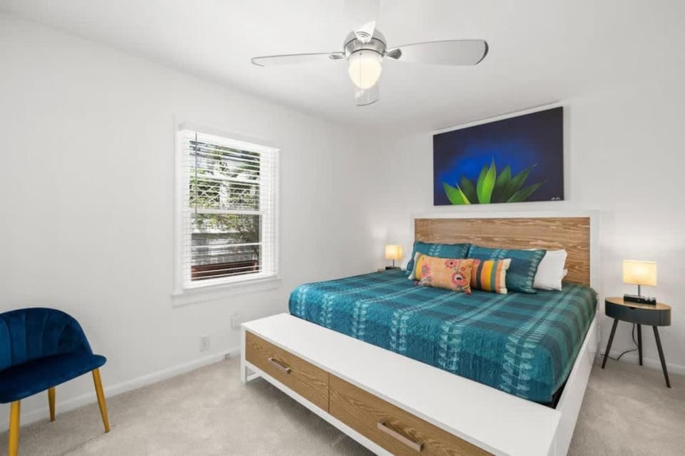 The Hyde Out - Cute Hyde Park Home with Private Hot Tub House in Tampa