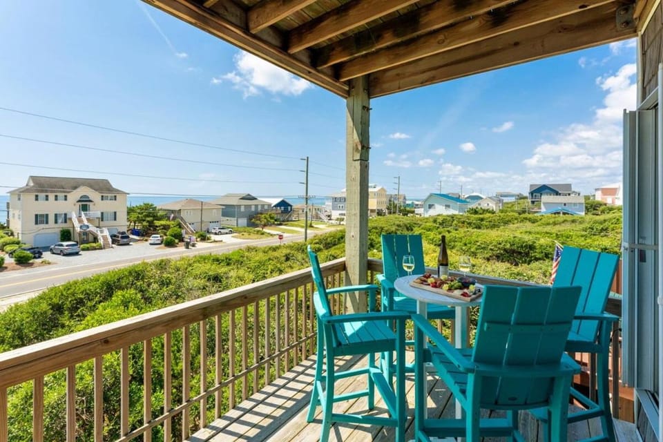 Day, Natural landscape, View (from property/room), Balcony/Terrace, Living room, Seating area, Dining area