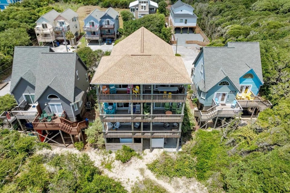 Property building, Day, Natural landscape, Bird's eye view