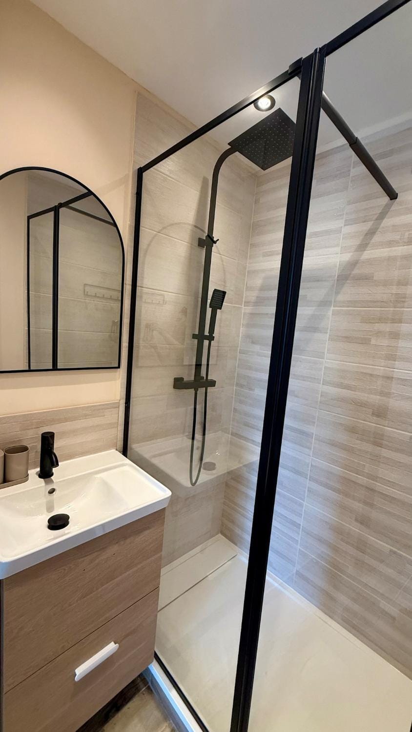 Studio avec jardin parking wifi climatisation Apartment in Sanary-sur-Mer