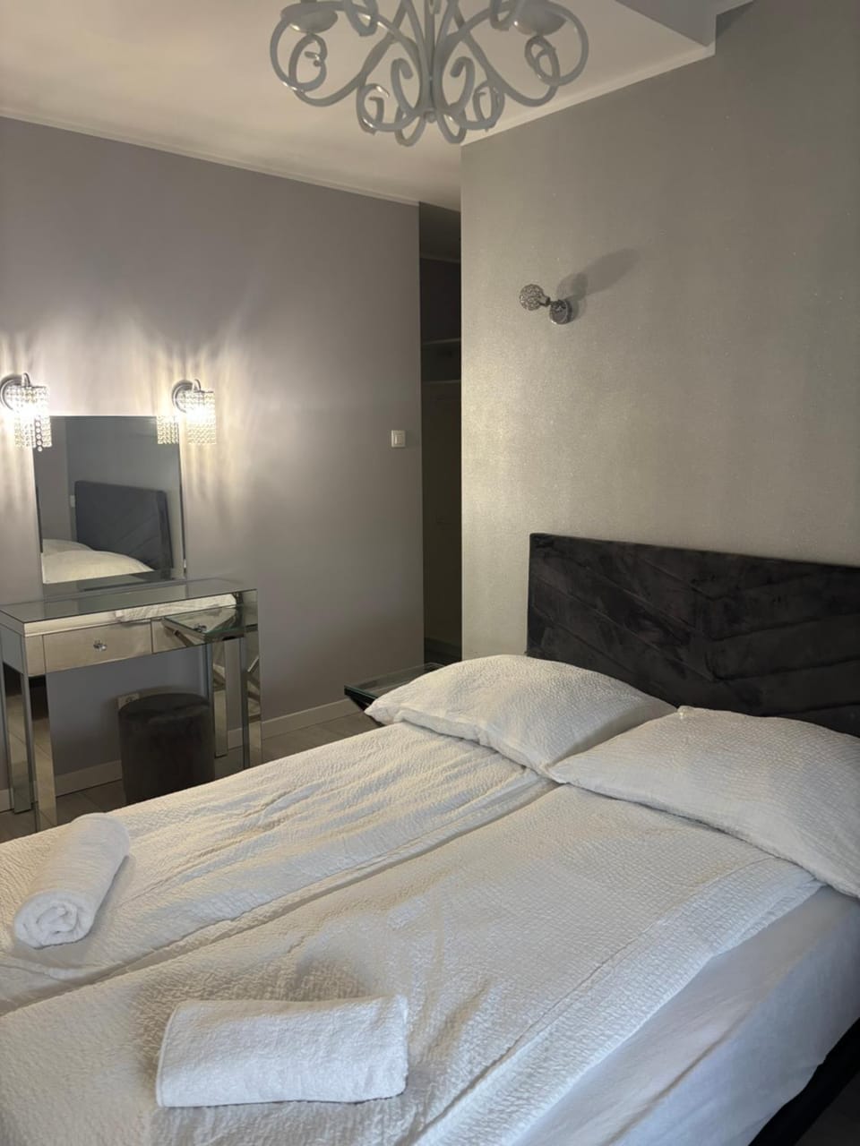 Apartment z Widokiem na Park Apartment in Greater Poland Voivodeship