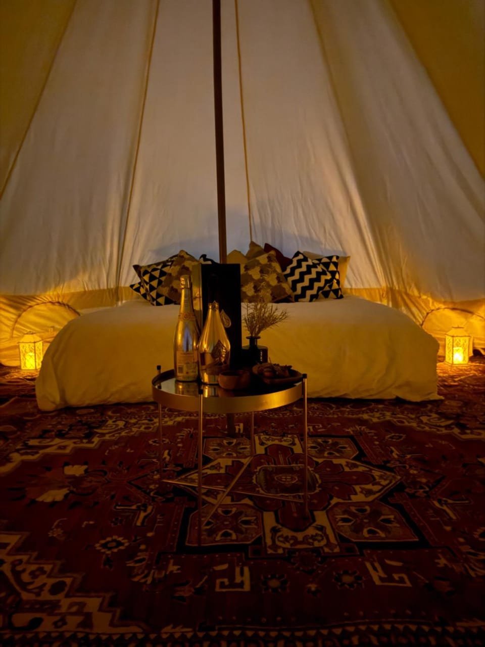 Mobile luxury camping Luxury tent in Africa