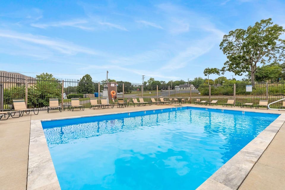 Lighthouse Lodge 3 Lakefront Sunrise Views + Private Dock Peaceful Cove House in Kimberling City