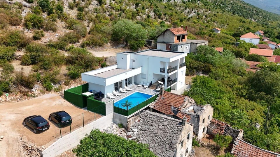 Property building, Neighbourhood, Bird's eye view