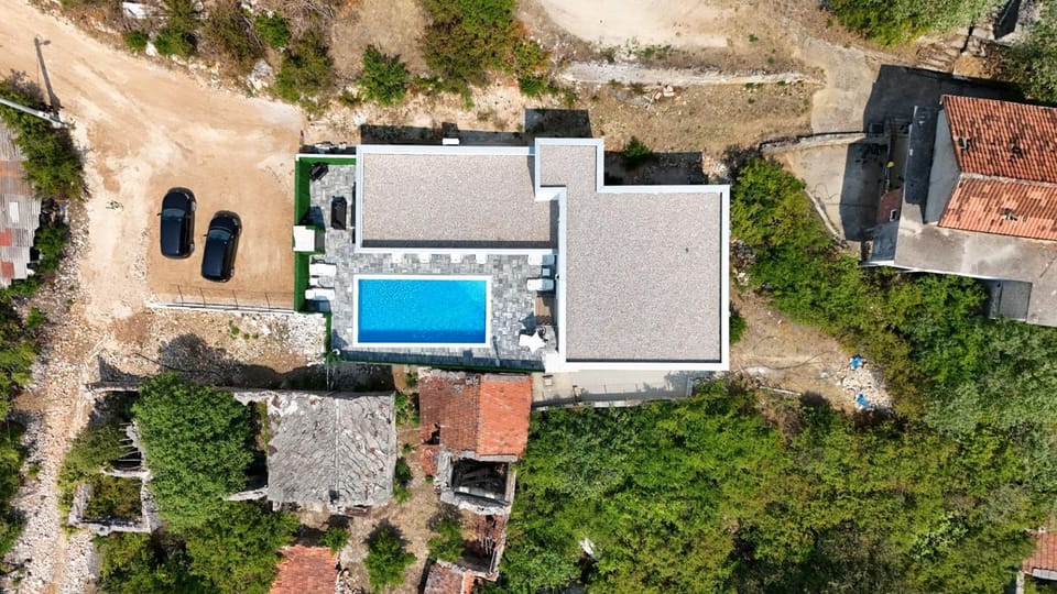 Property building, Bird's eye view