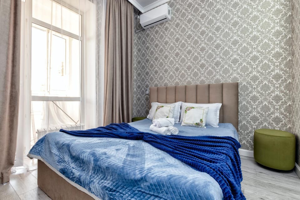 Bed, Photo of the whole room, Bedroom, air conditioner