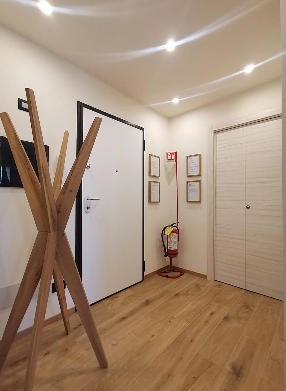 Holz35 Suite Wi-Fi Breakfast AC Garage Apartment in Verona