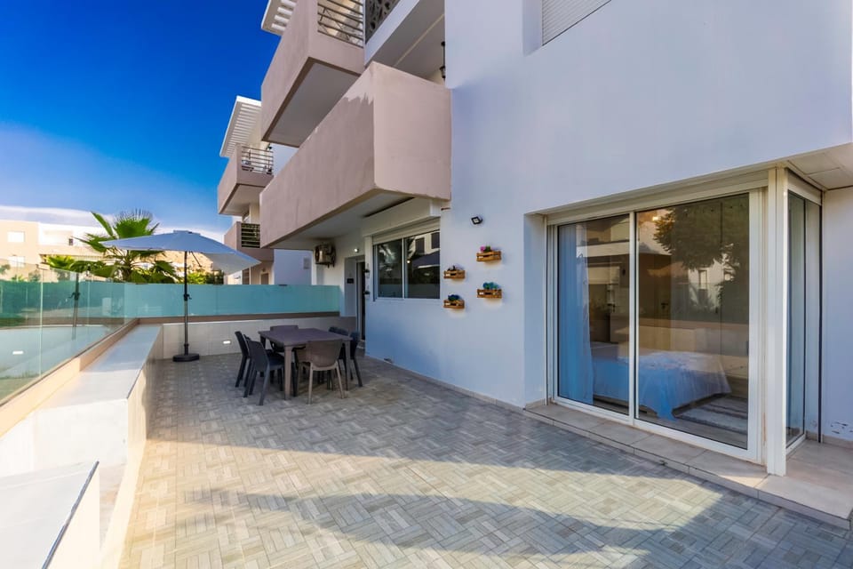 Property building, Patio, View (from property/room), Balcony/Terrace, Dining area
