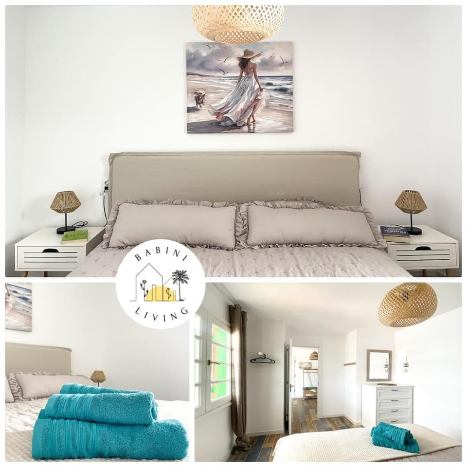 Bed, Living room, Photo of the whole room, Seating area, Bedroom