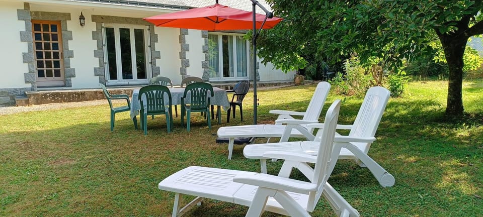 Property building, Patio, Spring, Summer, Garden, Autumn, Garden view, sunbed