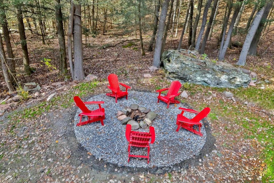 Secluded Retreat w Hot Tub in Windham House in Windham