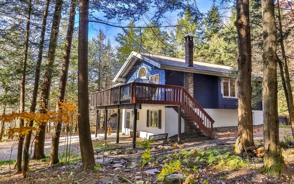 Secluded Retreat w Hot Tub in Windham House in Windham