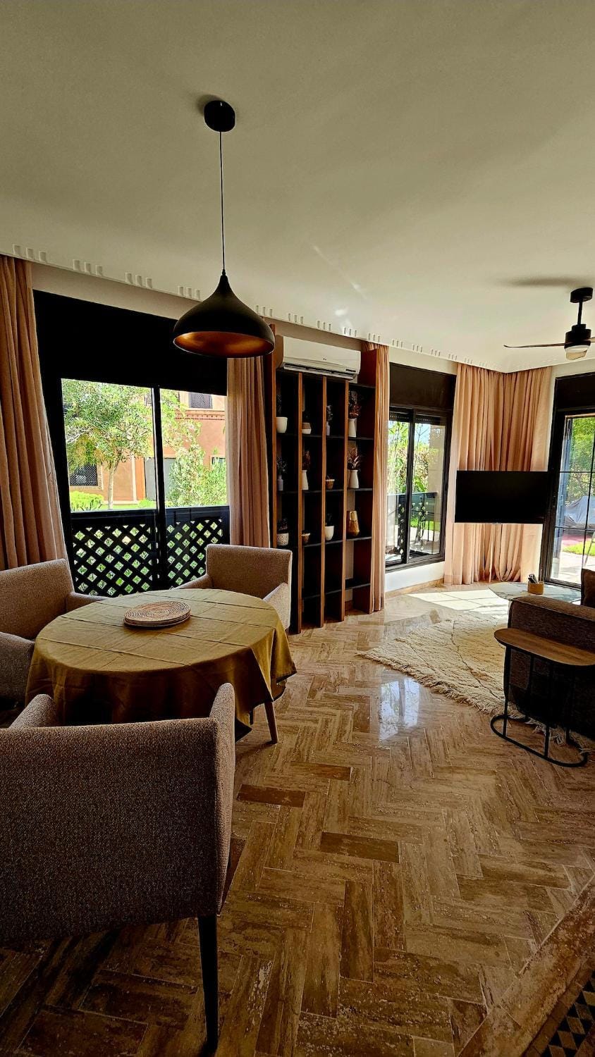 Communal lounge/ TV room, Seating area, Dining area