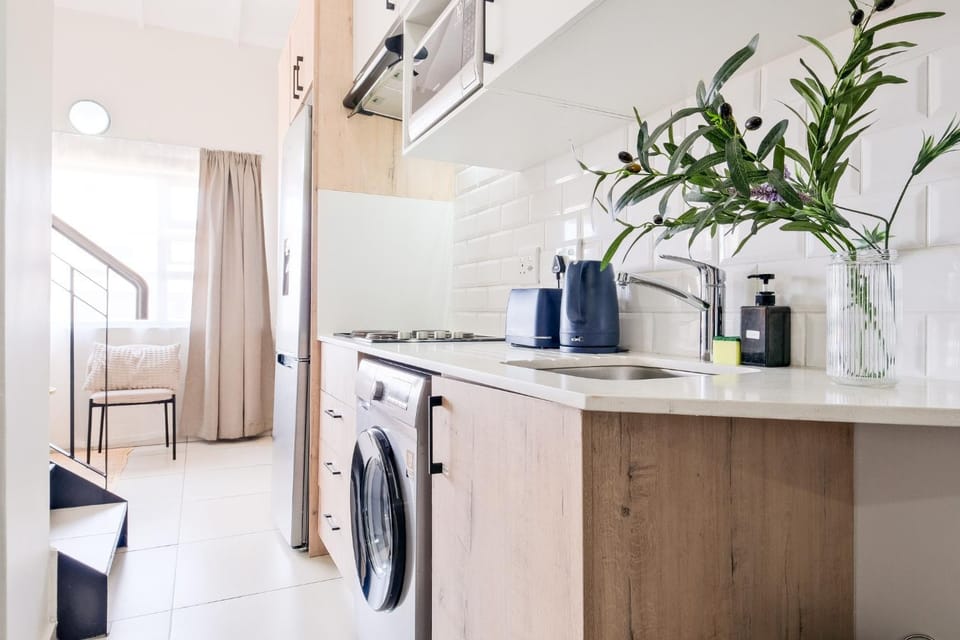 SoftPod Loft in Prime Location Fourways Apartment in Sandton