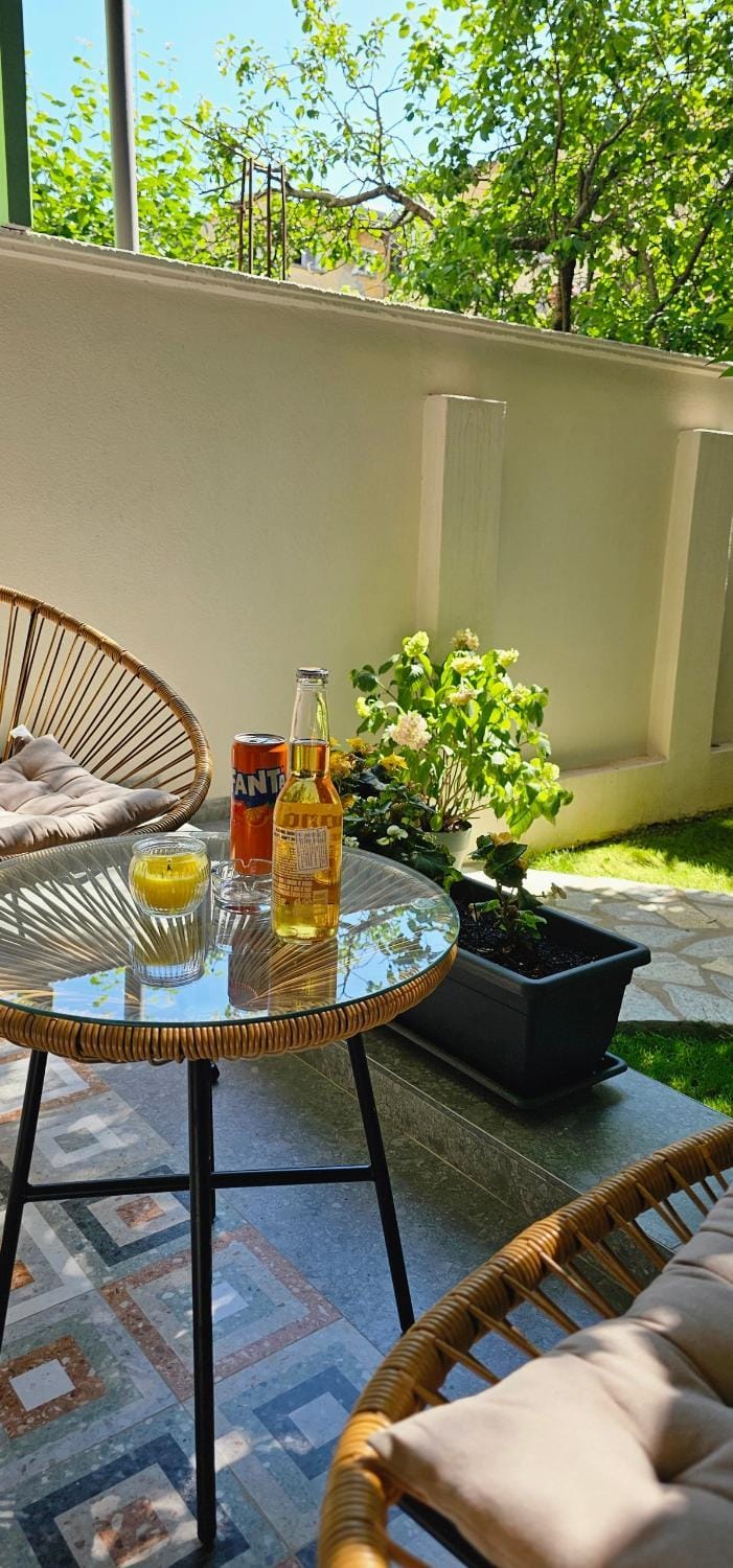 View (from property/room), Balcony/Terrace, Seating area, Garden view, Drinks