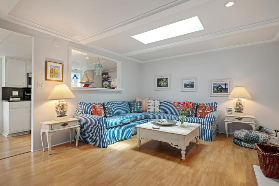 Seashell Cottage by Paradise Retreats House in Montecito