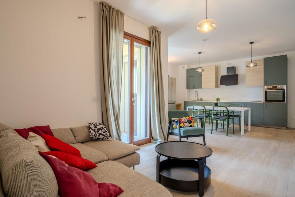 Kitchen or kitchenette, Living room, Seating area, Dining area, oven