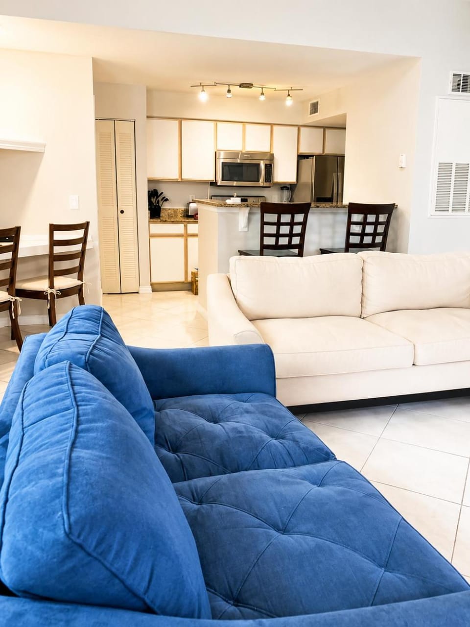 Living room, Seating area, Family
