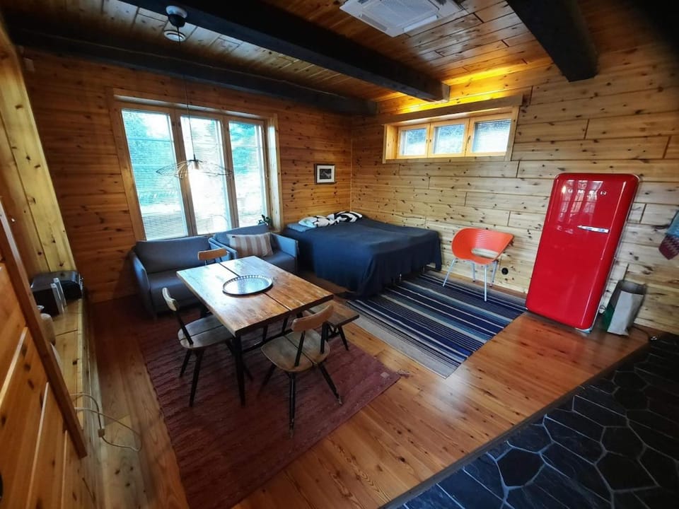 Lovely riverside cottage close to Tampere Chalet in Finland