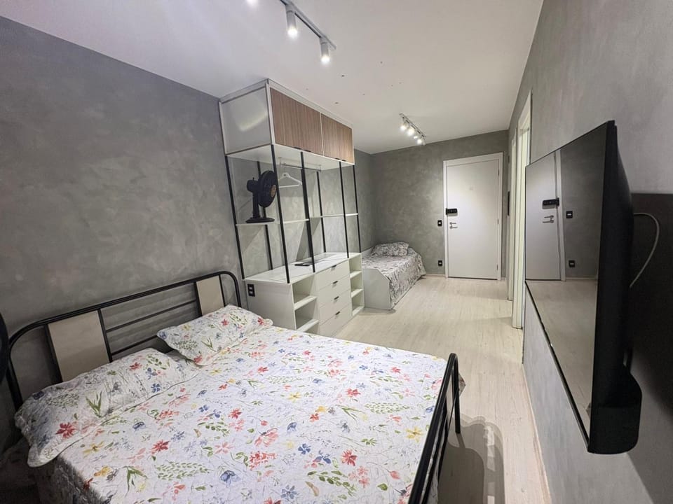 Communal lounge/ TV room, Bed, TV and multimedia, Living room, Photo of the whole room, Bedroom, wardrobe