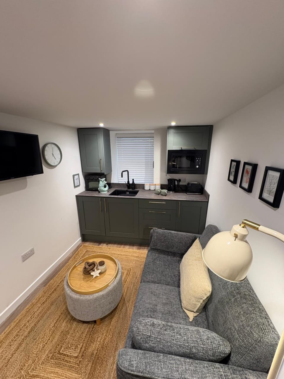Kitchen or kitchenette, Living room, kitchen