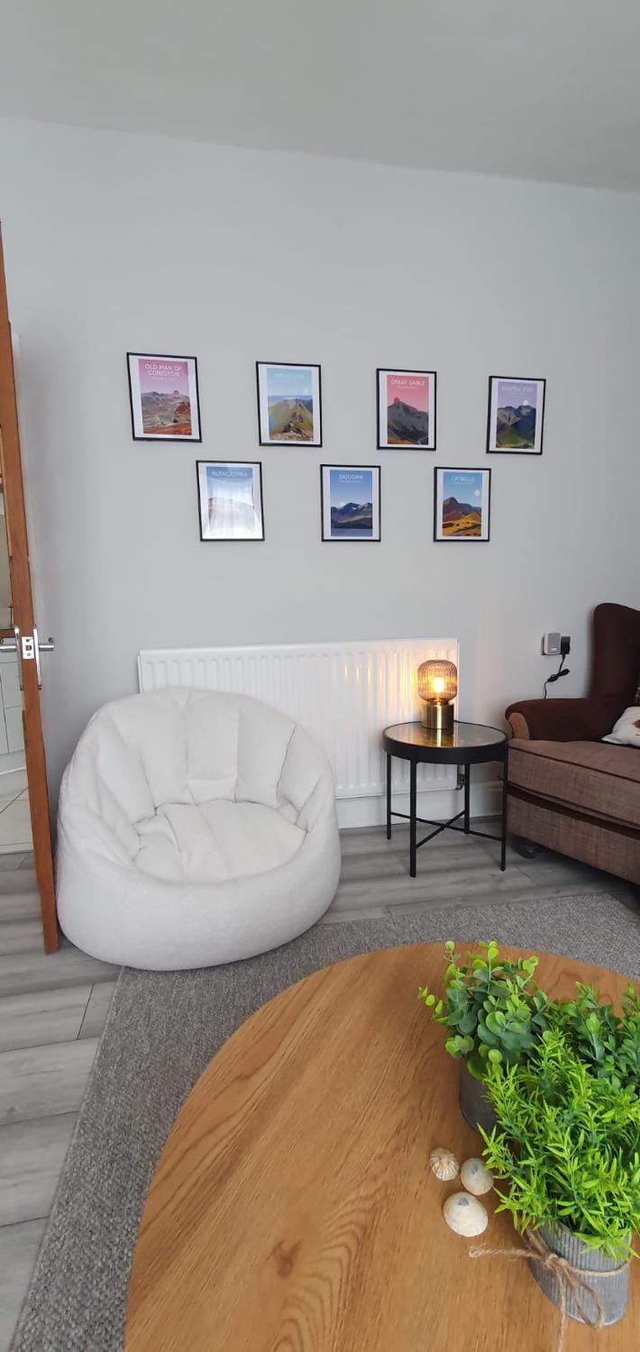 Living room, Seating area
