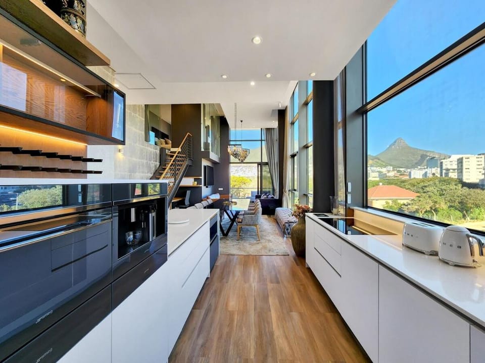Stylish Mouille Point-2 Bedroom Apartment in Cape Town