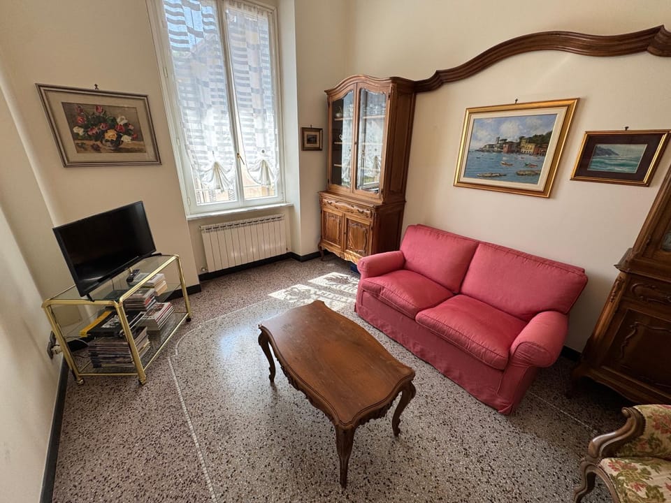 Communal lounge/ TV room, TV and multimedia, Living room, Seating area