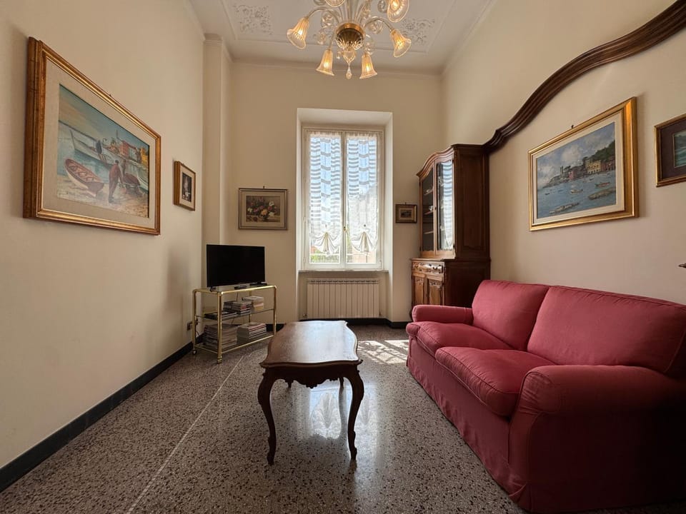 Communal lounge/ TV room, TV and multimedia, Living room, Seating area
