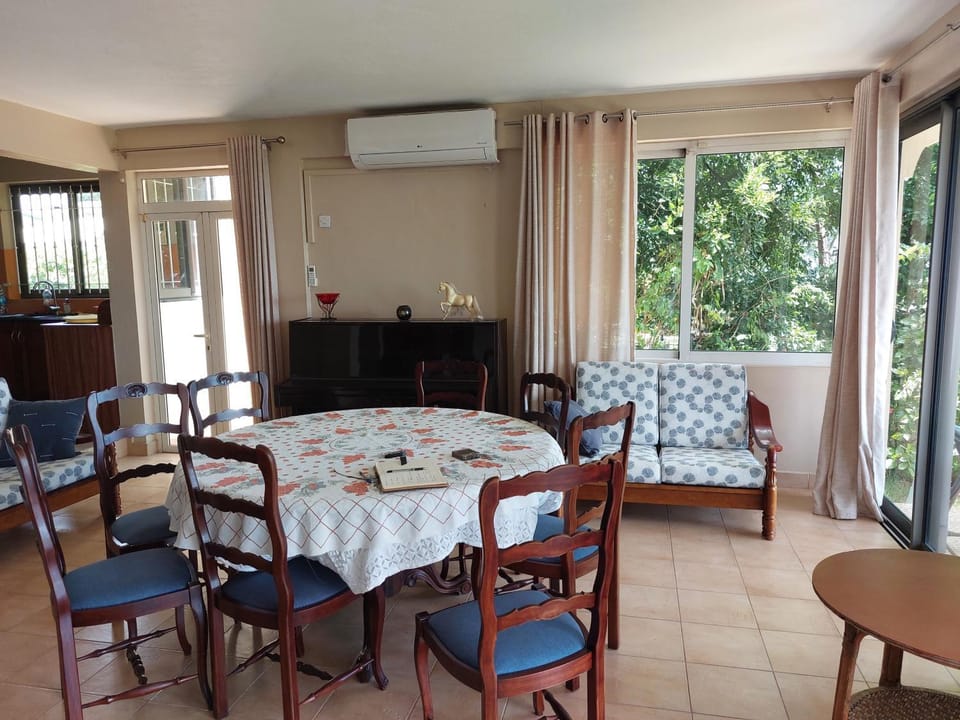 Villa pied dans l'eau Pointe aux Piments Bed and Breakfast in Mauritius