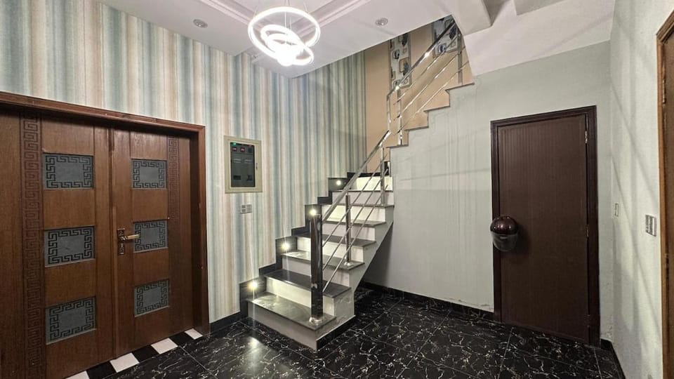 luxury 3bhk full Home in Bahria Villa in Lahore