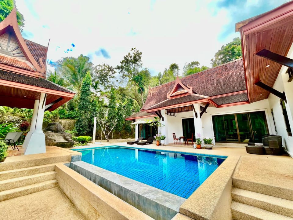 Garden view, Pool view, Swimming pool, Swimming pool, sunbed