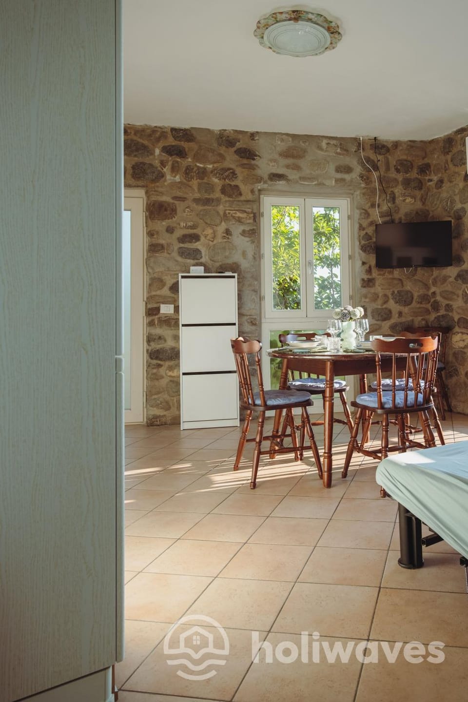 TV and multimedia, Dining area