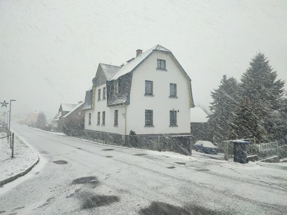 Property building, Day, Winter
