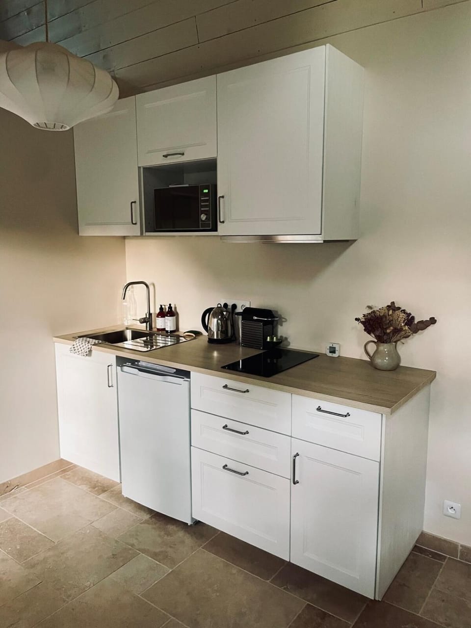 Charmante dépendance Apartment in Pays de la Loire