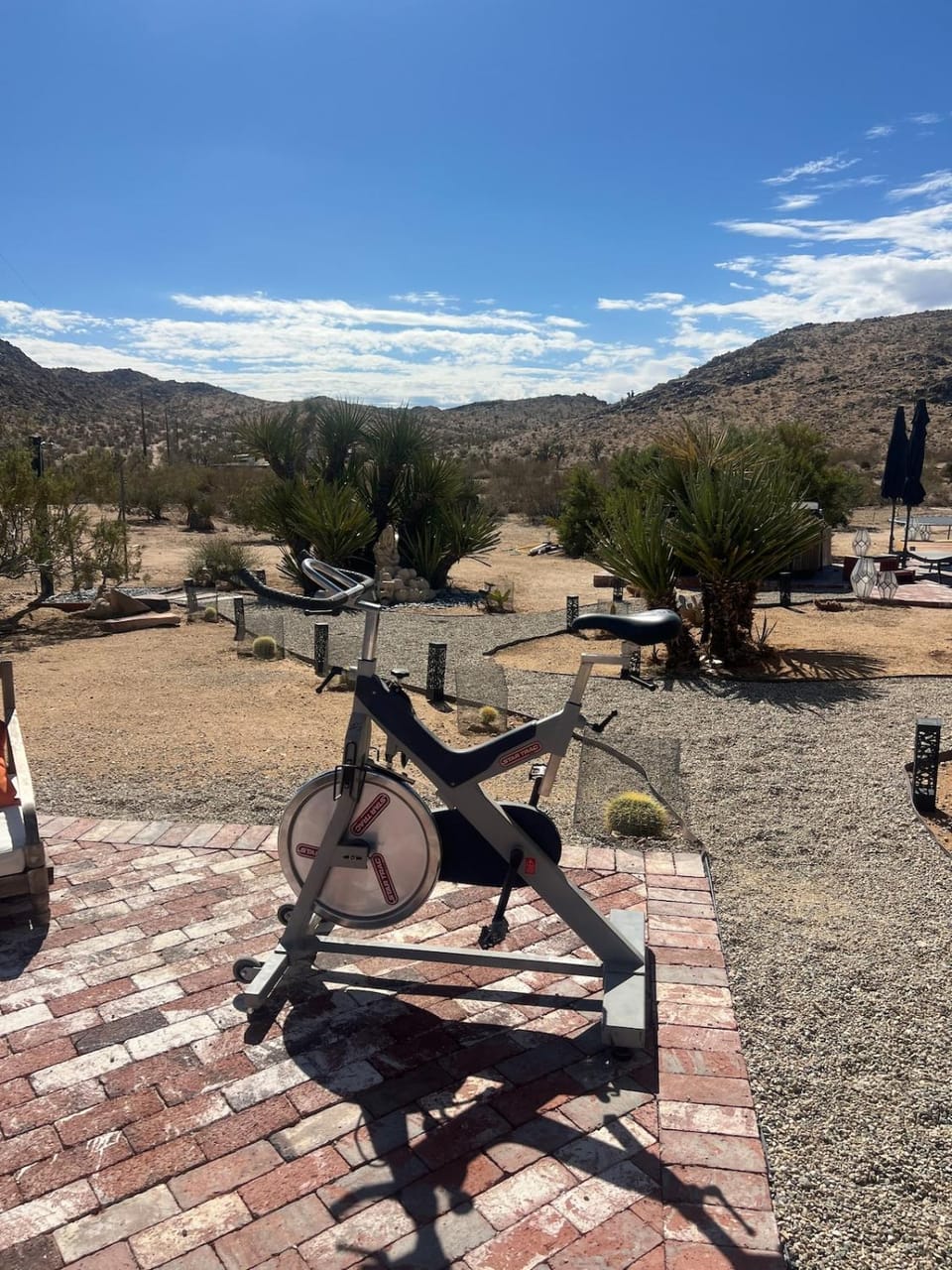 Santuario - 40 acres, EV, hot tub, pool, pizza oven House in Southern California