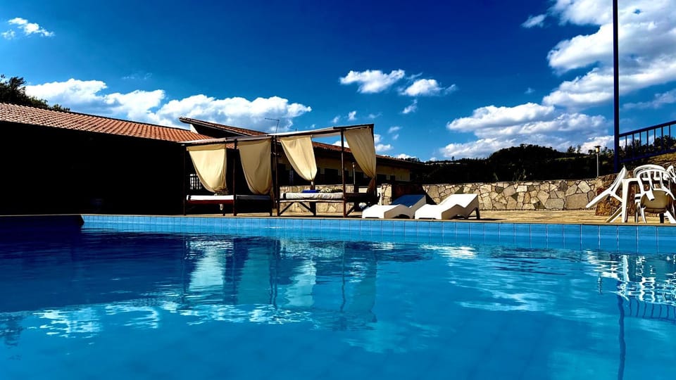 Day, Natural landscape, Mountain view, Pool view, Swimming pool, sunbed
