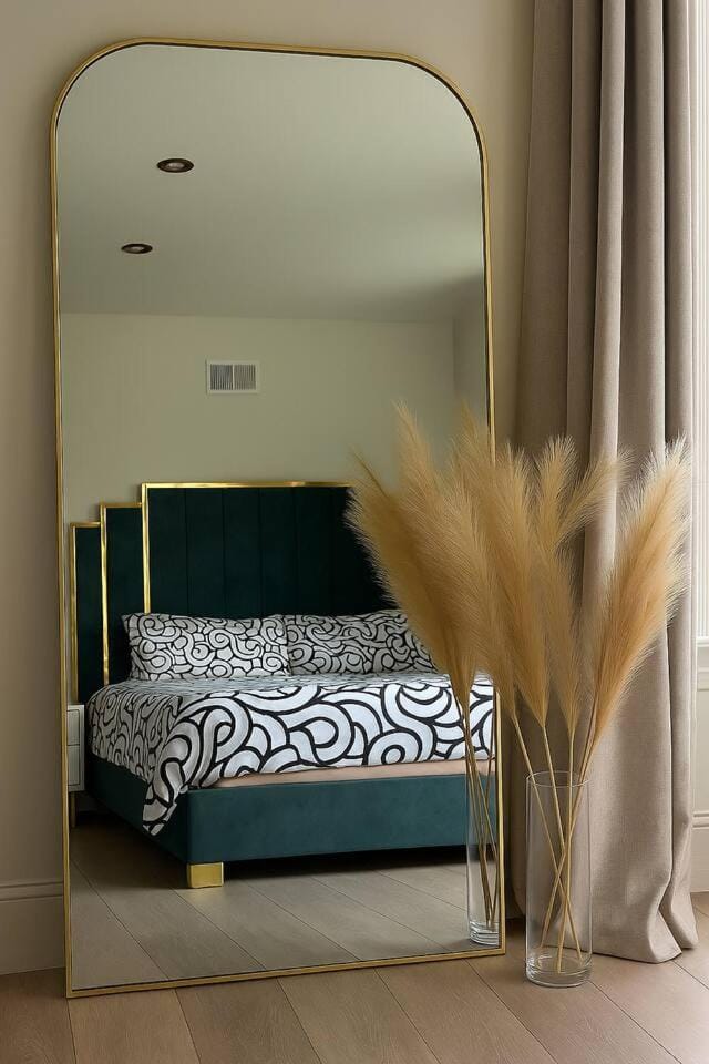 3 KING beds Free Parking Modern Luxe Escape Apartment in Pittsburgh