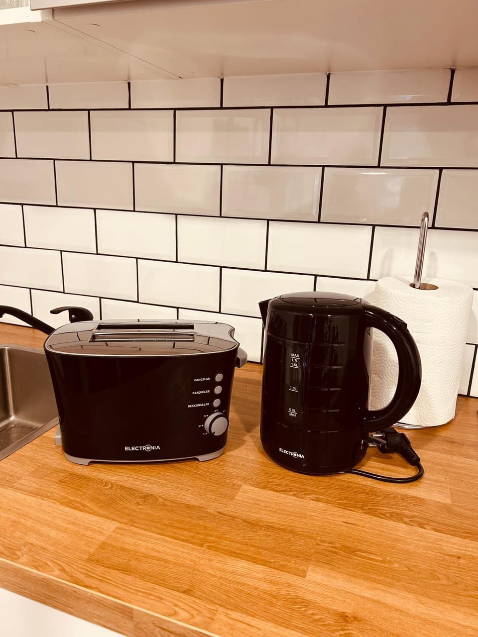 Coffee/tea facilities, toaster