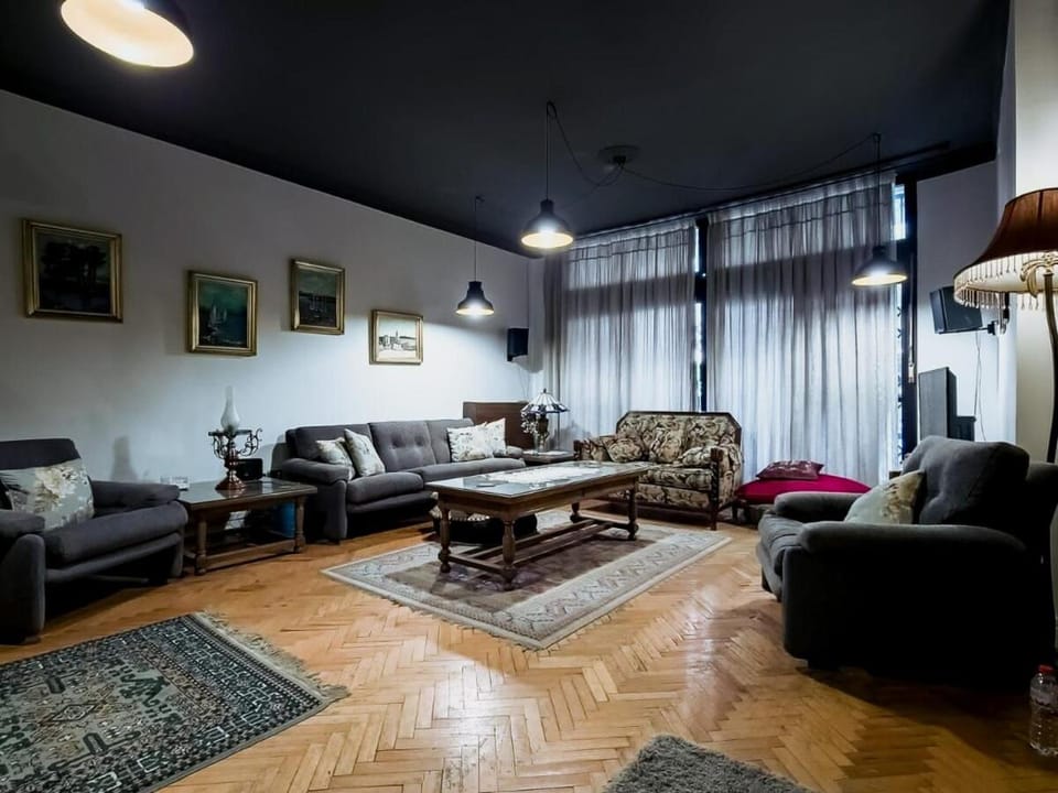 Living room, Seating area