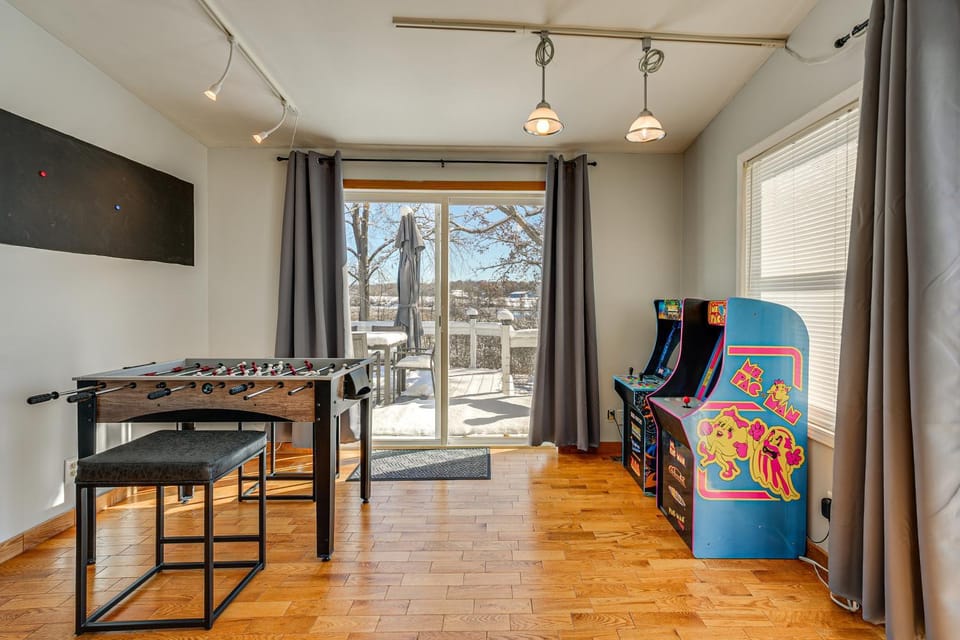 Sauna + Game Room! Family-Friendly Lakefront Home! House in Ohio