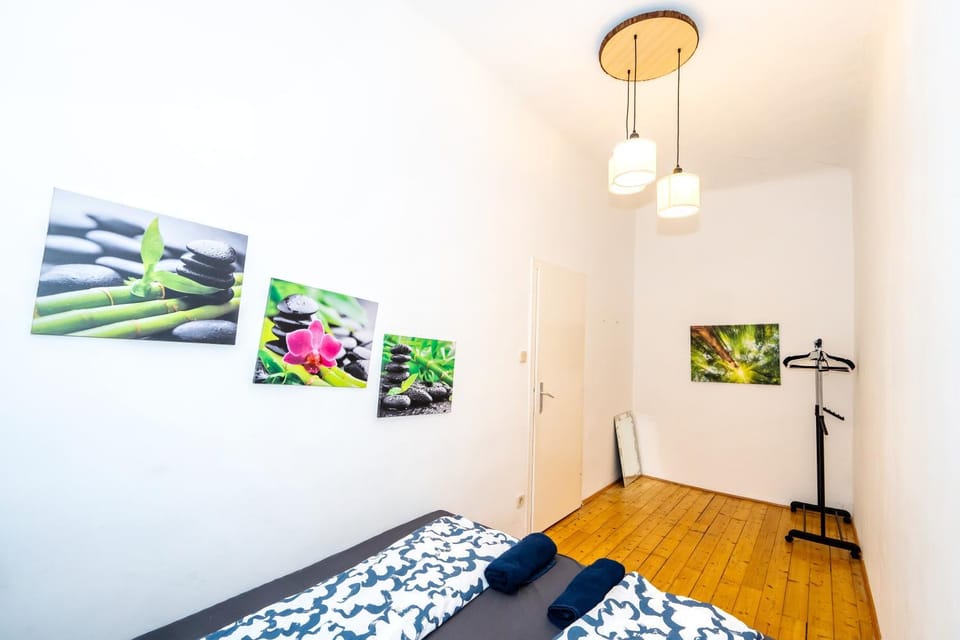 Family Rooms - 7 Minutes to Schönbrunn Palace Vacation rental in Vienna