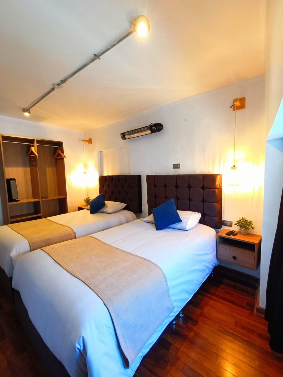 Bed, Photo of the whole room, heating, wardrobe