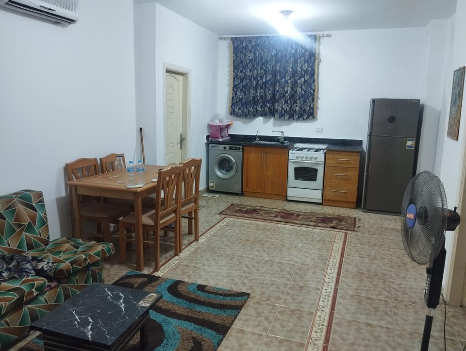 Apartment in al-ahyiaa, tolal Street Apartment in Hurghada